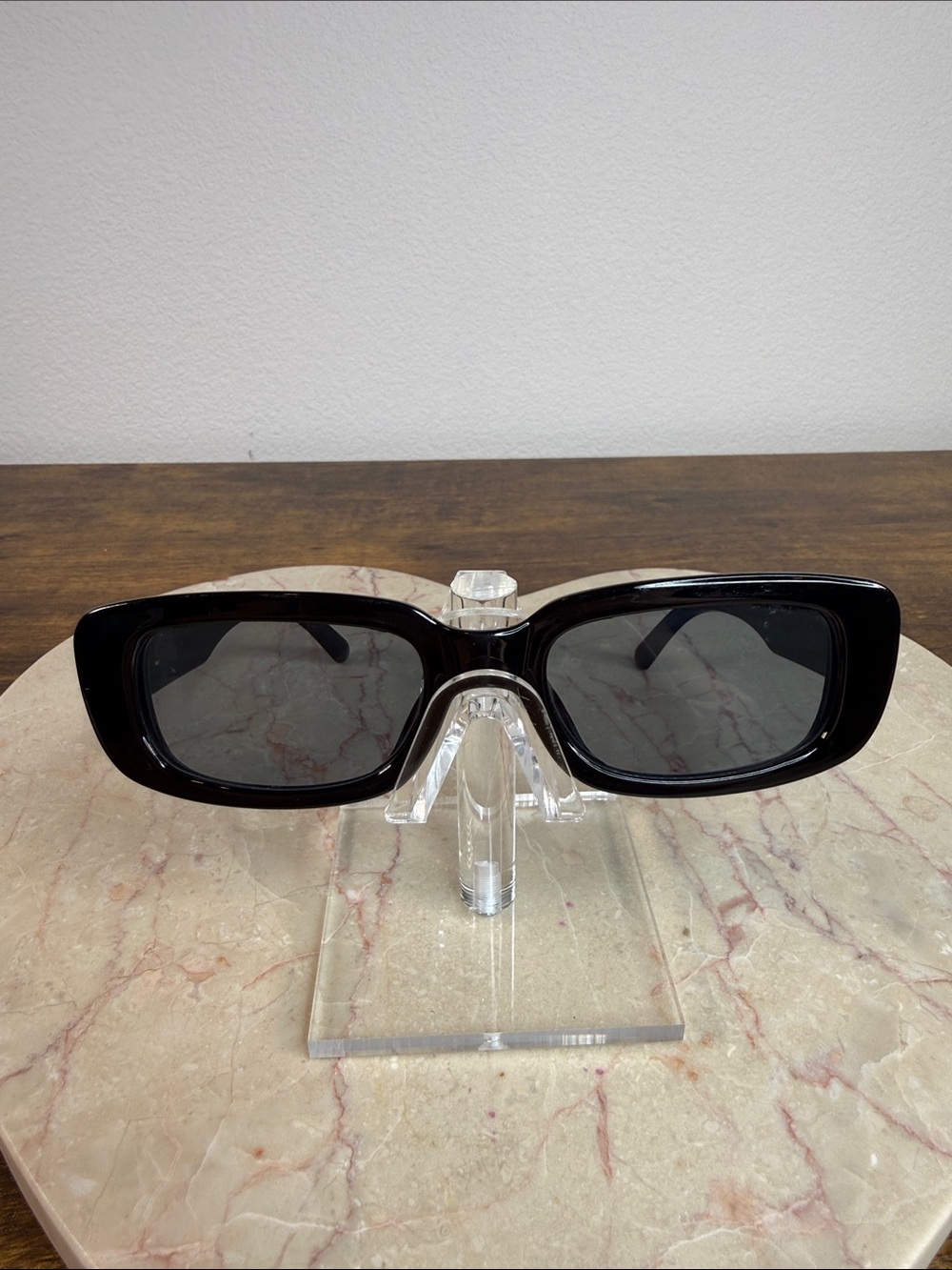 Black Rectangular Sunglasses - Fashionable Protection